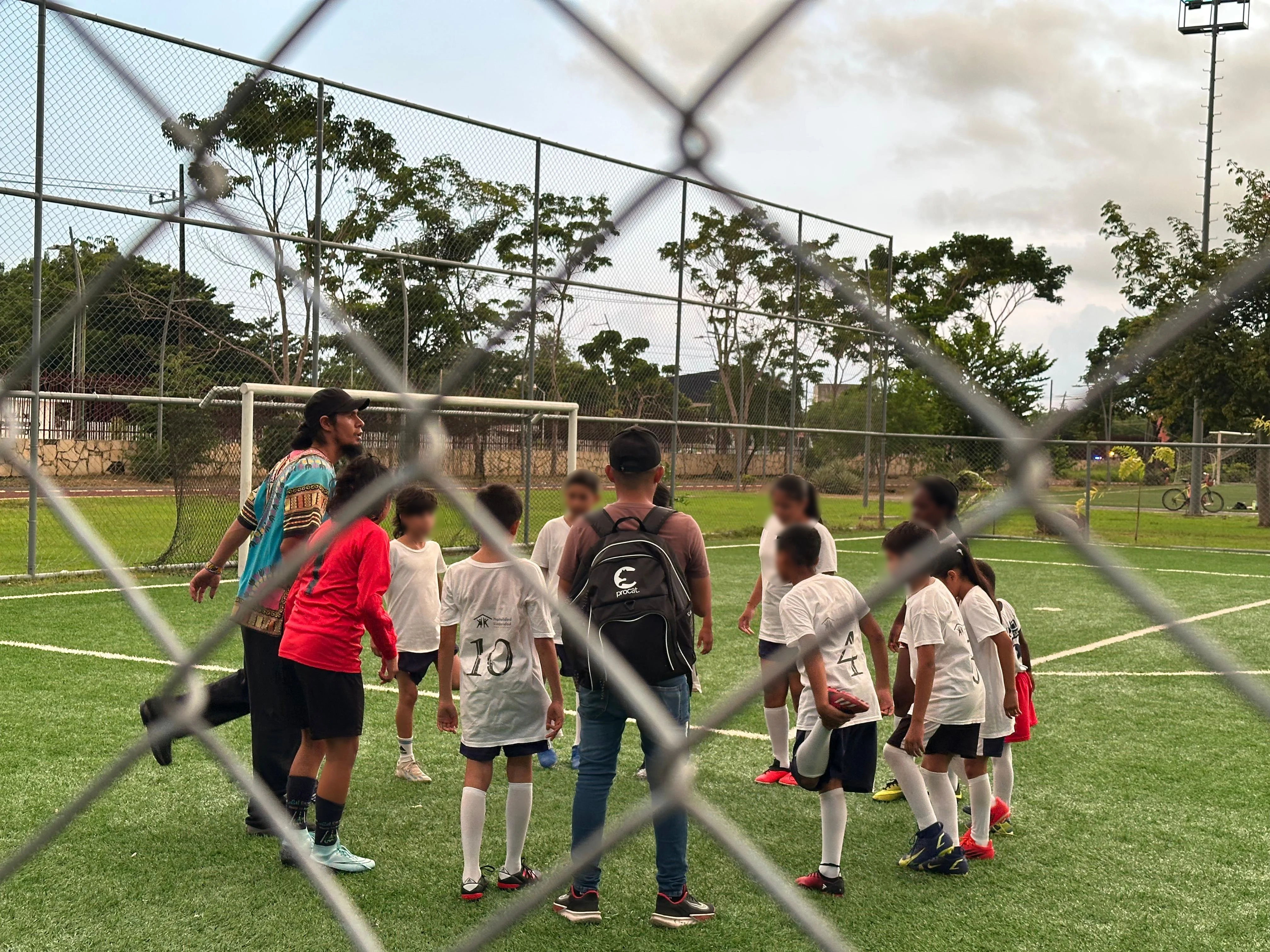 Internacionales Jr HyS gallery image